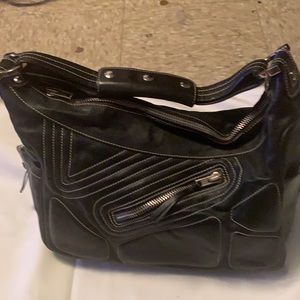 TODS MIKY BLACK LEATHER HANDBAG. (ITALY)